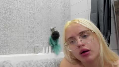 Snapshot of be_daddy chatting on 24, 9, 2025 Summer BABY online show from 24, 9, 2025