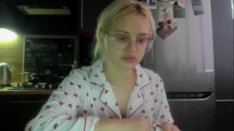 Snapshot of be_daddy chatting on 24, 10, 2025 Summer BABY online show from 24, 10, 2025