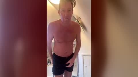 Snapshot of beachlover39 chatting on 23, 2, 2026 Beachlover39 online show from 23, 2, 2026