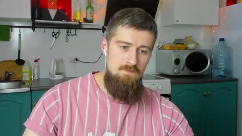 Snapshot of bearded_legend chatting on 10, 1, 2025 Zeus online show from 10, 1, 2025