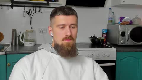 Snapshot of bearded_legend chatting on 10, 10, 2025 Zeus online show from 10, 10, 2025