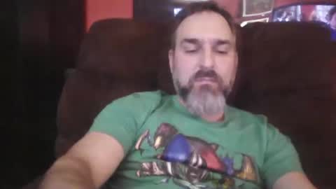 Snapshot of beardedambition chatting on 15, 12, 2024 beardedambition online show from 15, 12, 2024