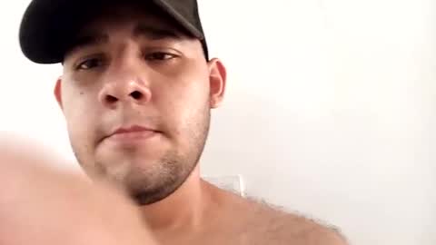 Jhon Tenjo and Sofi online show from 16, 11, 2025