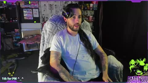 Snapshot of beastbxy chatting on 5, 2, 2025 beast bxy online show from 5, 2, 2025