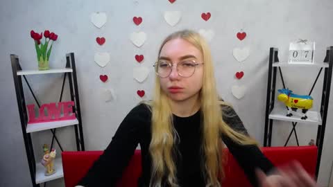 BeatriceFlyy online show from 8, 12, 2024