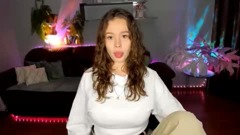 Snapshot of beatricewild chatting on 6, 5, 2026 BeatriceWild online show from 6, 5, 2026