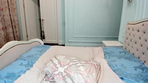 Chloe - Follow me on Fansly  online show from 14, 12, 2025