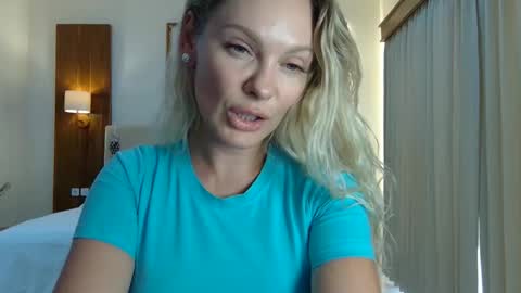 Beautifulkollette online show from 15, 10, 2025