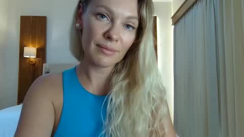 Beautifulkollette online show from 18, 10, 2025