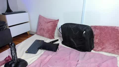 Snapshot of beautifull_wild_girl chatting on 15, 2, 2025 maria online show from 15, 2, 2025