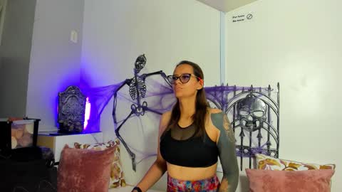 Snapshot of beautifull_wild_girl chatting on 20, 10, 2025 maria online show from 20, 10, 2025