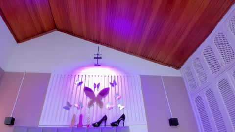 Chantall online show from 10, 2, 2026