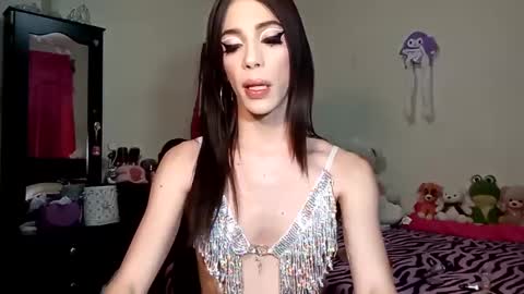 Snapshot of beautyqueen__ chatting on 4, 10, 2025 BeautyMaffe online show from 4, 10, 2025