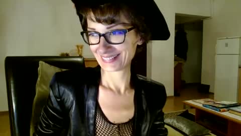 Snapshot of bebacksooon chatting on 5, 12, 2024 Raluca online show from 5, 12, 2024