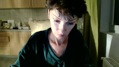 Snapshot of bebacksooon chatting on 8, 9, 2025 Raluca online show from 8, 9, 2025