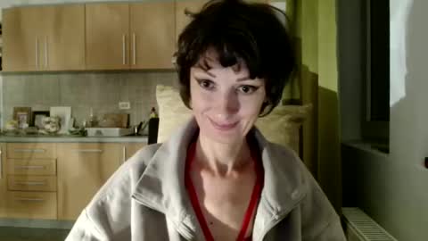 Snapshot of bebacksooon chatting on 8, 10, 2025 Raluca online show from 8, 10, 2025