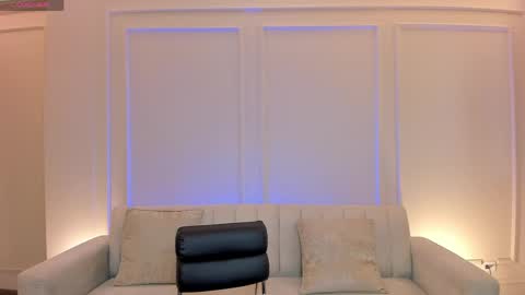 Am Becca online show from 4, 4, 2026