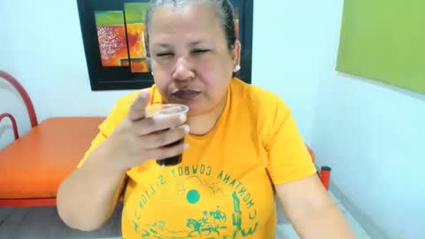 beckyummys online show from 5, 3, 2025