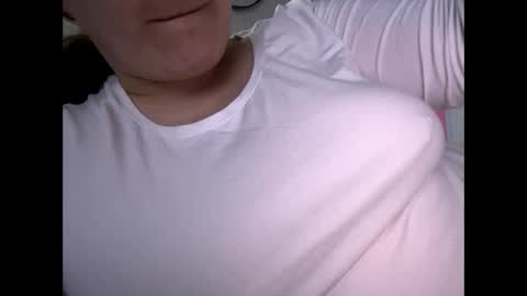 Snapshot of beeinmedeep chatting on 27, 10, 2025 beeinmedeep online show from 27, 10, 2025