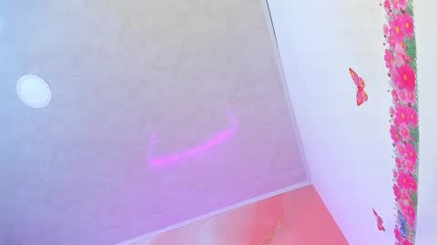 Snapshot of bella__sweets chatting on 4, 2, 2025 Melanie online show from 4, 2, 2025