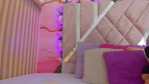 Snapshot of bella__sweets chatting on 10, 2, 2026 Melanie online show from 10, 2, 2026