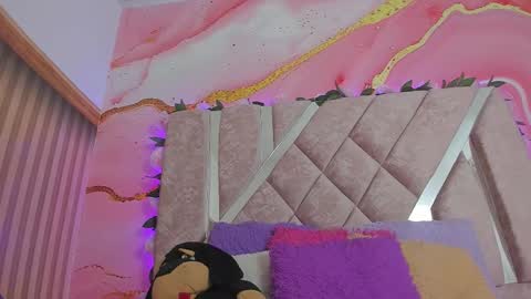 Snapshot of bella__sweets chatting on 19, 2, 2026 Melanie online show from 19, 2, 2026