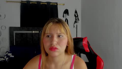 Snapshot of bella_blanca19 chatting on 9, 1, 2026 Bella Blanca online show from 9, 1, 2026