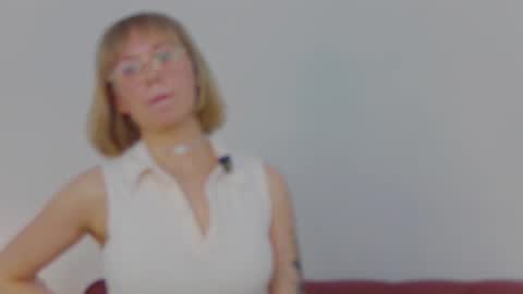 Snapshot of bella_carillo chatting on 16, 3, 2026 Bella online show from 16, 3, 2026