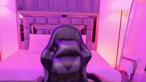 Bella  online show from 25, 2, 2026