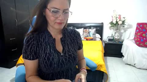 Bella online show from 17, 10, 2025