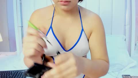Mia online show from 17, 10, 2025
