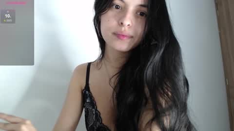 Snapshot of bella_musee chatting on 6, 12, 2024   online show from 6, 12, 2024