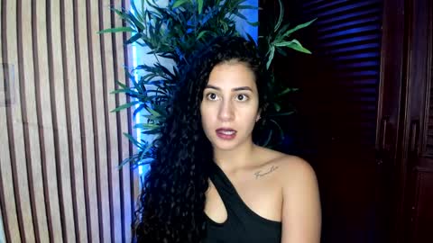 Bella Ponce  online show from 23, 9, 2025