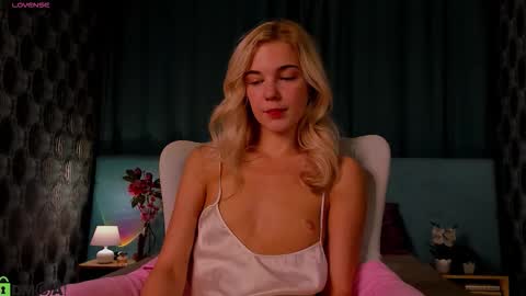 Bella online show from 7, 10, 2025