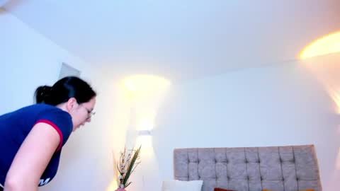 Snapshot of bella_sumers chatting on 11, 7, 2026 Bella online show from 11, 7, 2026