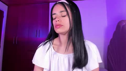 Valeria Model Independent online show from 4, 11, 2025