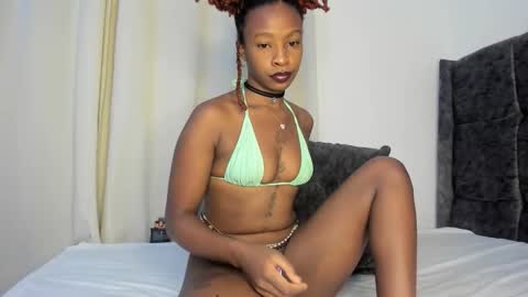 Bella sweetpea online show from 19, 11, 2025