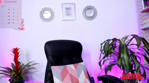 Snapshot of bella_thorne3 chatting on 9, 1, 2025 Bella online show from 9, 1, 2025