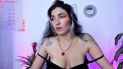 Snapshot of bella_thorne3 chatting on 20, 2, 2025 Bella online show from 20, 2, 2025