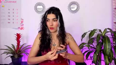 Snapshot of bella_thorne3 chatting on 9, 3, 2025 Bella online show from 9, 3, 2025