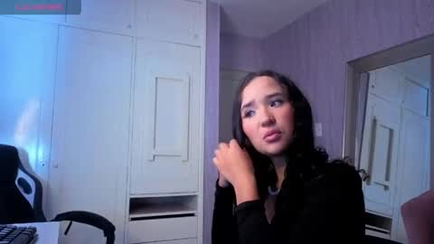 Snapshot of bella_vibes_s chatting on 6, 5, 2026 Bella online show from 6, 5, 2026