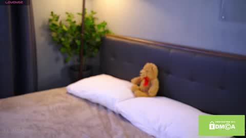 Bella I took a vacation and Ill be back on December 18th So dont lose me To keep in touch I have a TG -  you can find below online show from 10, 3, 2025