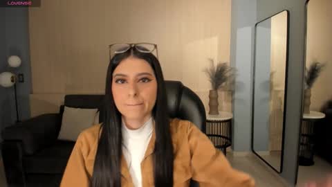 Bella online show from 2, 12, 2025