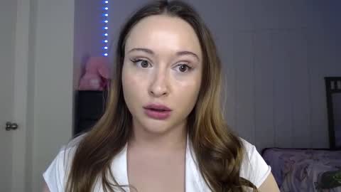 Snapshot of bellamonroee chatting on 5, 1, 2025 Bella Monroe online show from 5, 1, 2025