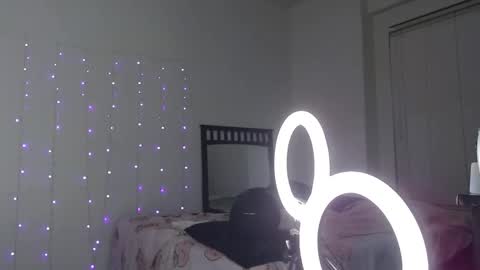 Snapshot of bellamonroee chatting on 9, 1, 2025 Bella Monroe online show from 9, 1, 2025