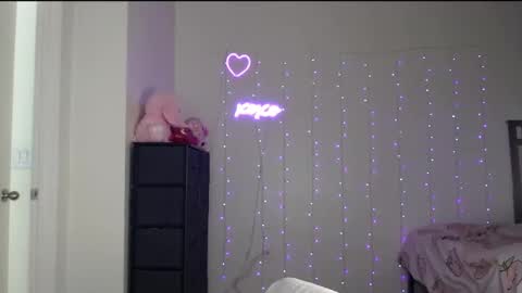 Snapshot of bellamonroee chatting on 23, 1, 2025 Bella Monroe online show from 23, 1, 2025