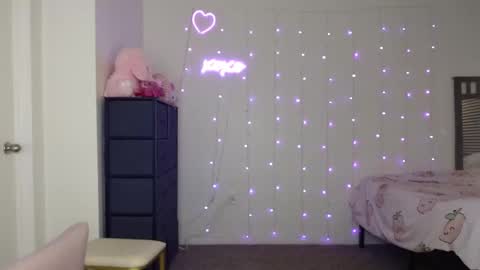 Snapshot of bellamonroee chatting on 14, 2, 2025 Bella Monroe online show from 14, 2, 2025