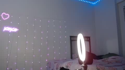 Snapshot of bellamonroee chatting on 21, 2, 2025 Bella Monroe online show from 21, 2, 2025