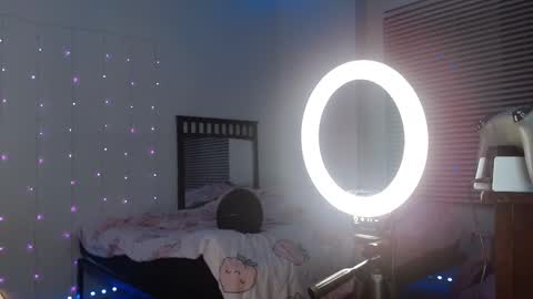 Snapshot of bellamonroee chatting on 25, 2, 2025 Bella Monroe online show from 25, 2, 2025