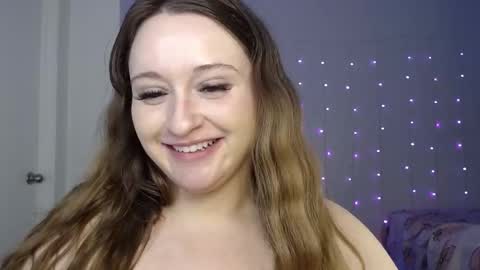 Snapshot of bellamonroee chatting on 7, 3, 2025 Bella Monroe online show from 7, 3, 2025